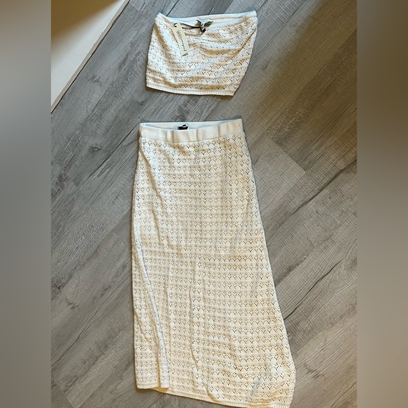 Dresses & Skirts - BRAND NEW
Knit Tube top & skirt set